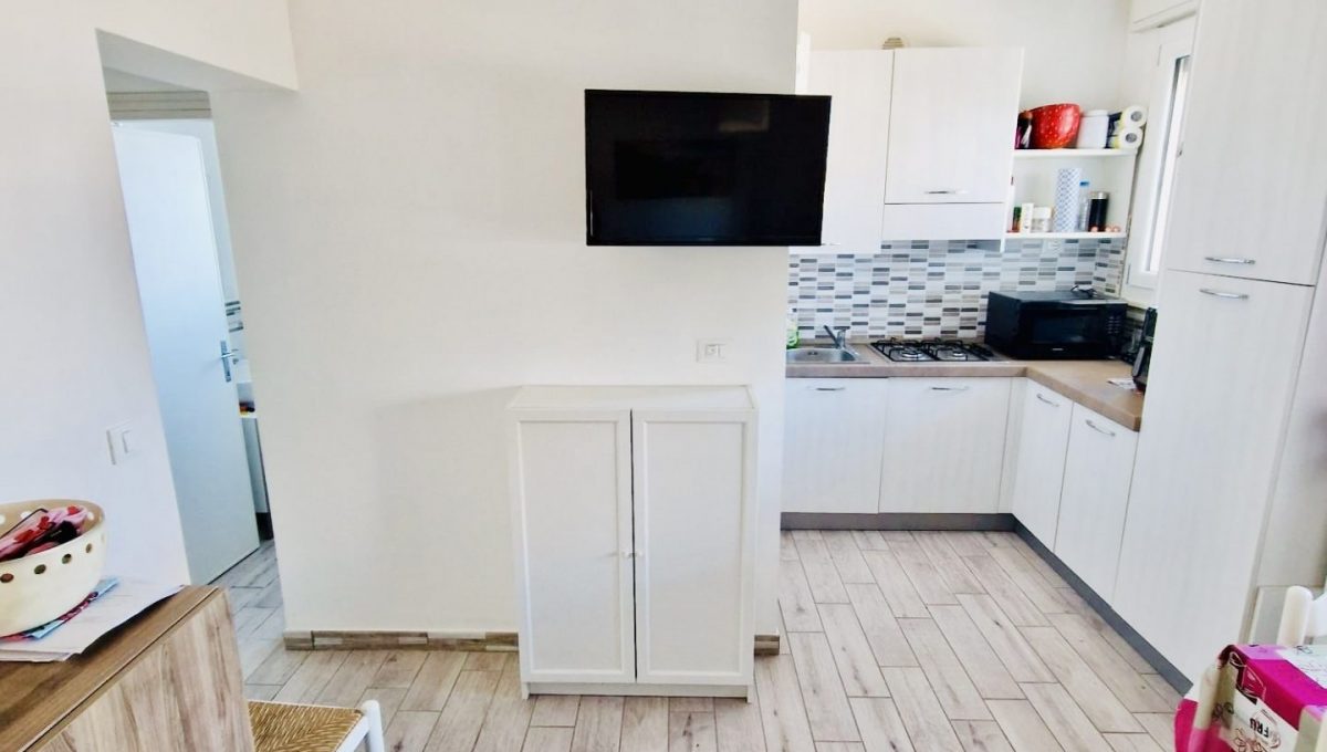 12f76ec0-e207-46ad-b664-e9247176174a