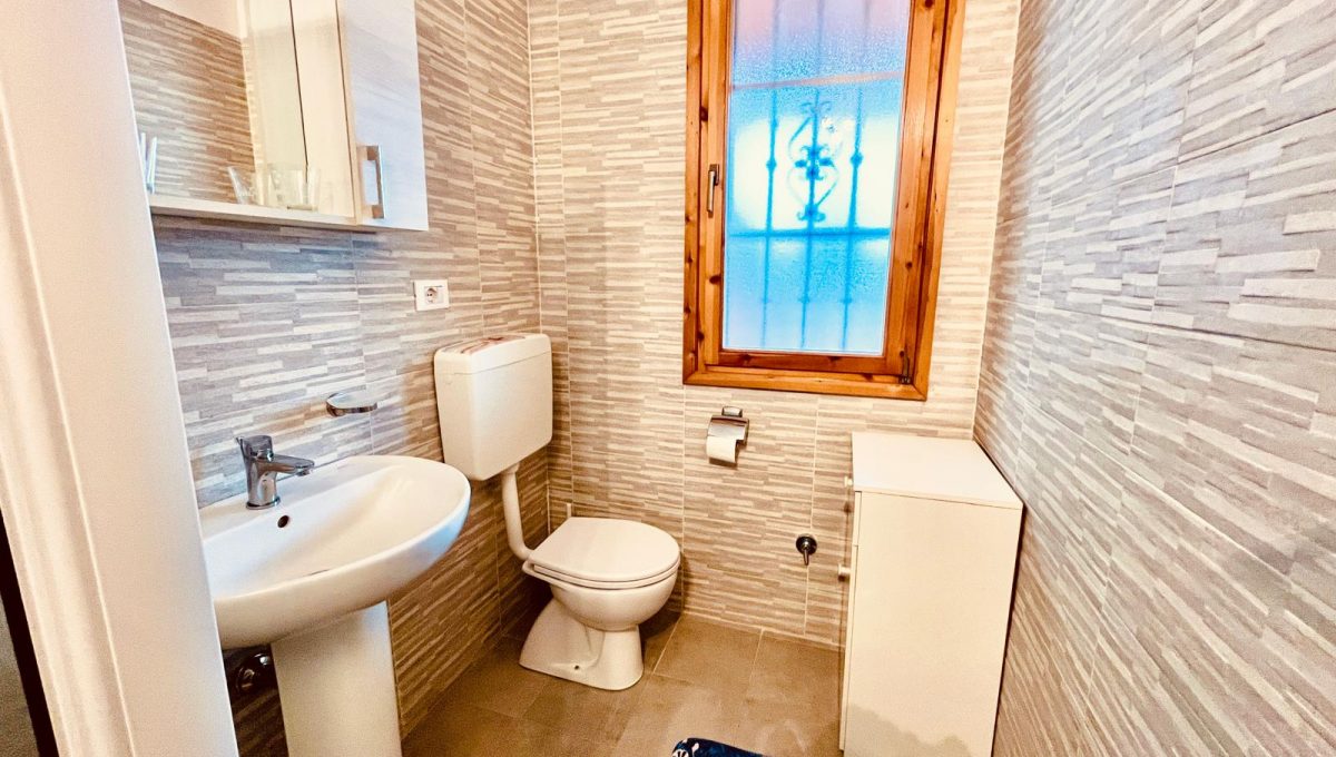 21180db8-d1bf-4031-ab04-9b8a9255fab2