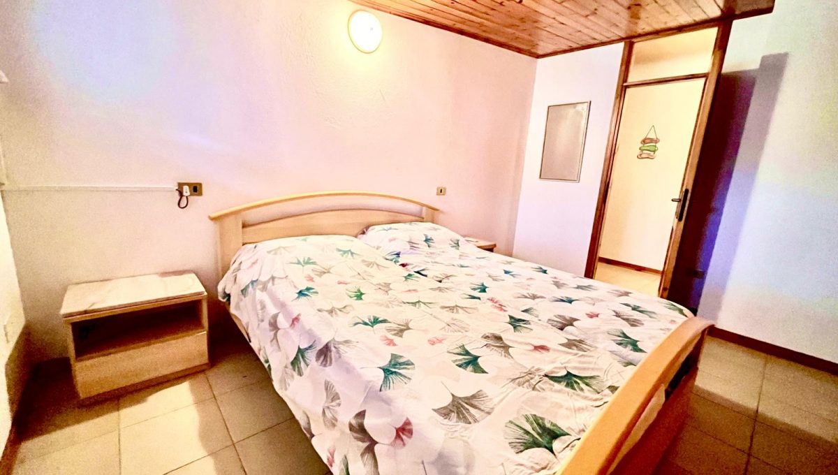 31465551-783c-4bc9-b324-c19a4a1aae67