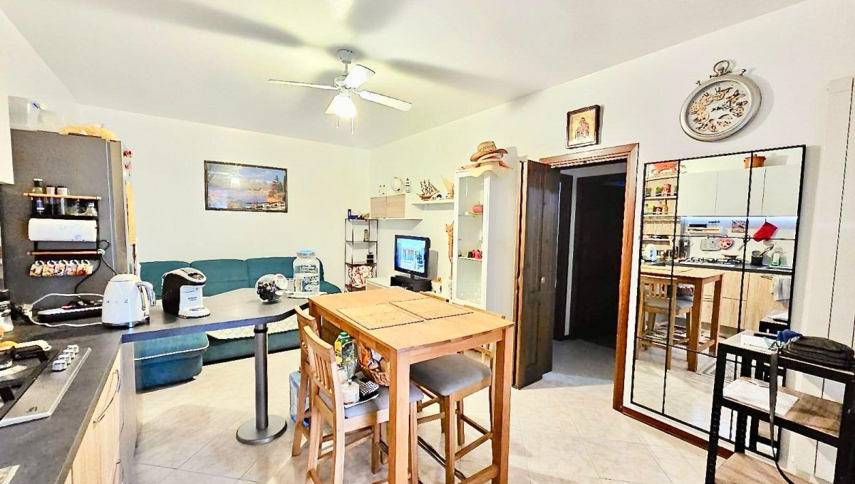 6940ce8b-b707-40e8-ad39-7a87557c7ac3