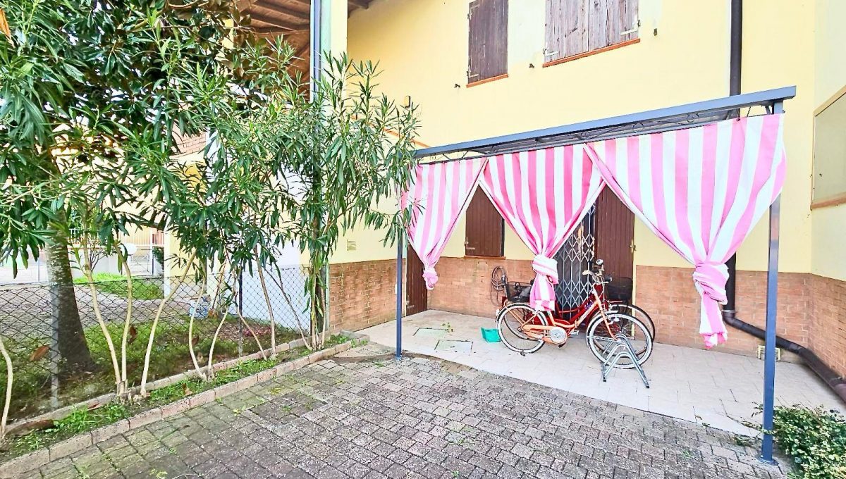 74b80a02-6bf7-4409-b496-b8714a9458b6