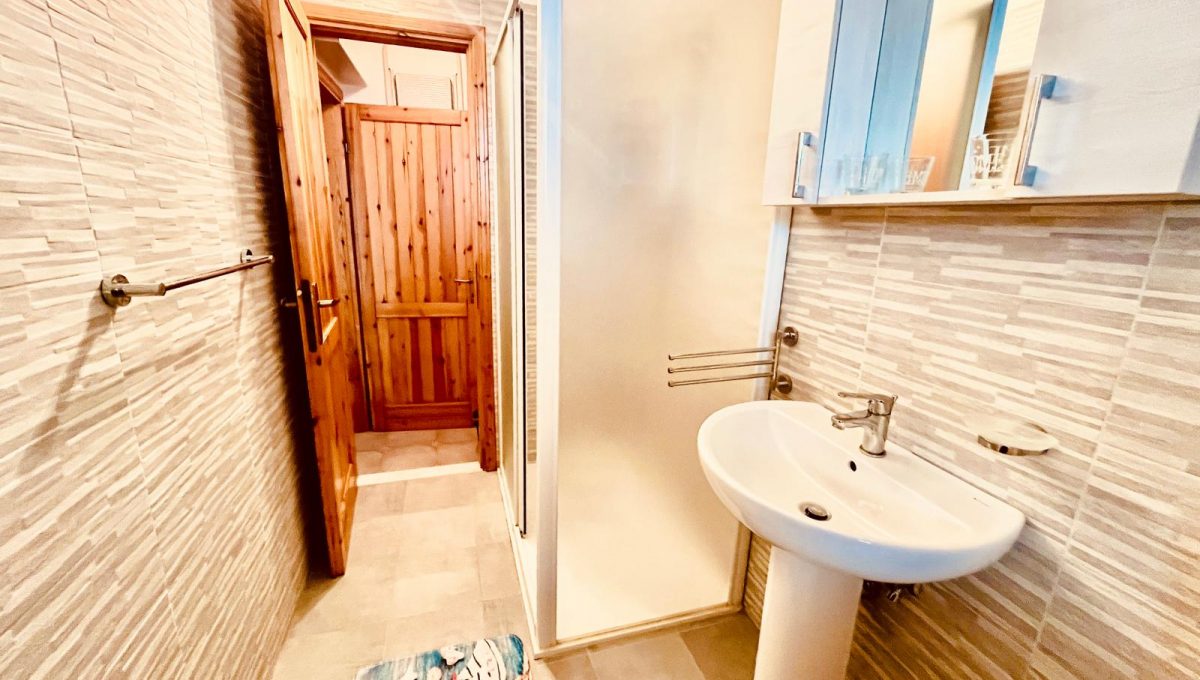 826aeabc-ef9e-4efe-9db2-633aaffda8f7