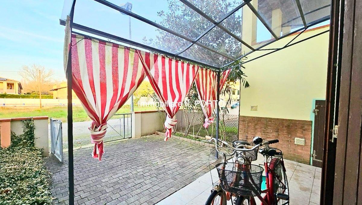 9bb73a8c-b7f2-4bfb-87f3-be70b9d9e139