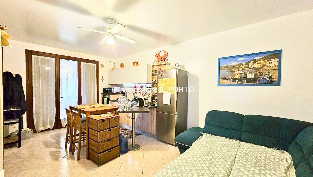 a479cf51-6a1b-4d73-b2a3-aa8acc15a356