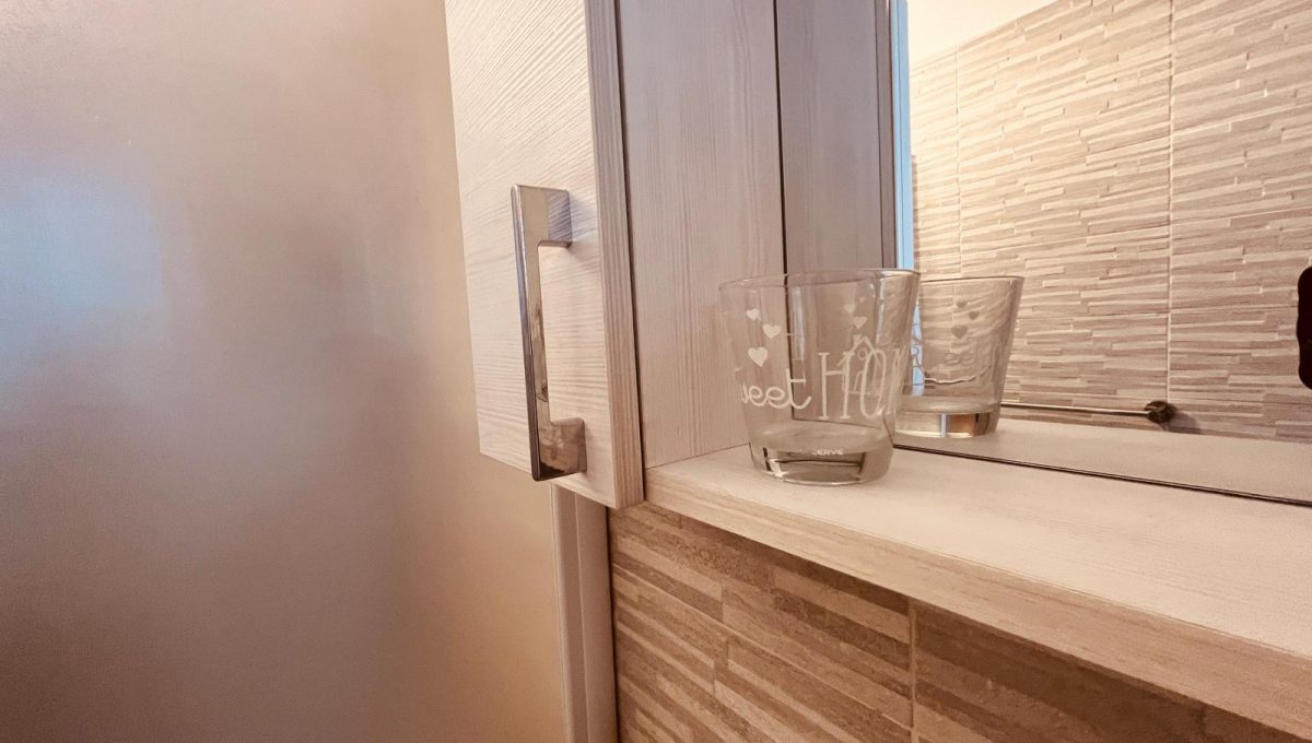 a869ed35-3f68-41e1-a984-5f2171152c80