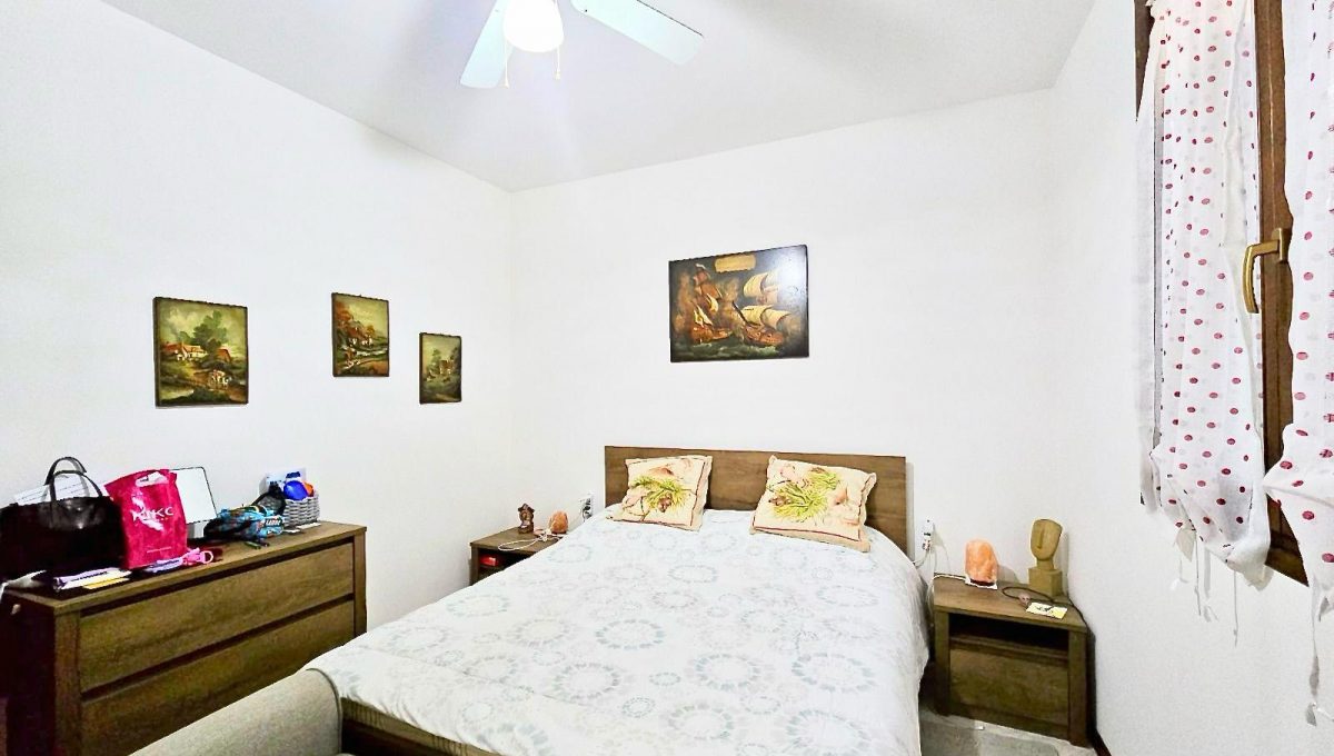 b89ba8c4-f3be-41a3-8cad-37603ed15705