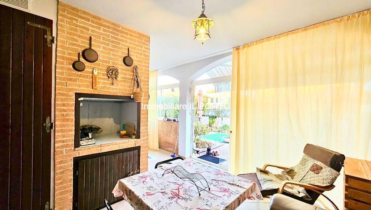 bb12a196-9f93-47e1-8aa1-fd6e02216709