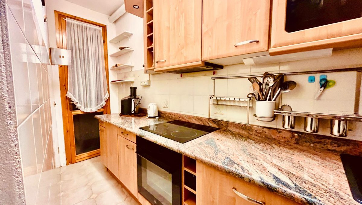 c3c01768-0d1c-4001-9f0e-54633e37fa47