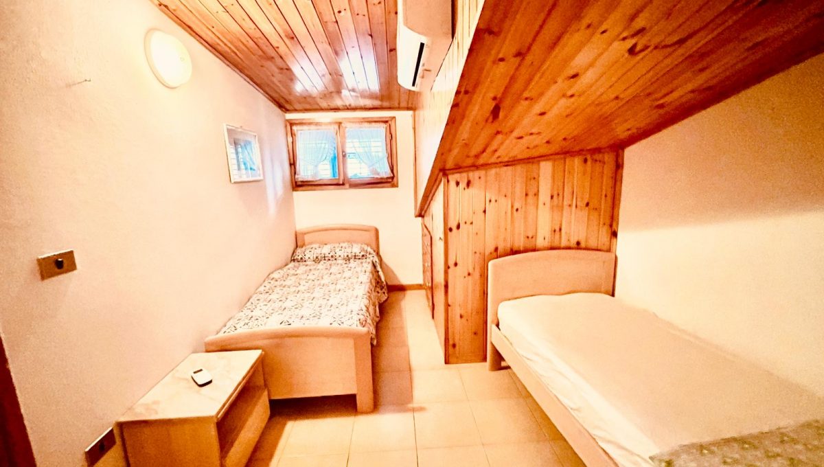 ca21dba0-9218-416c-bc8d-331fac46438f