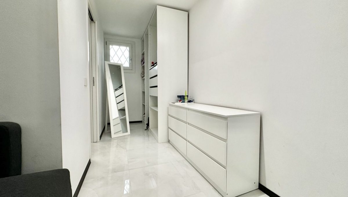 a1886465-2e9a-47c1-9220-742393ee30fc