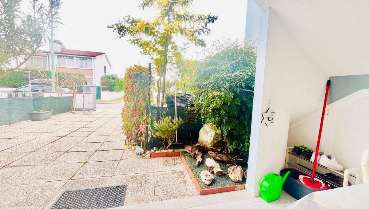 1a6ecd84-08f2-400e-bc6a-5f6f44fbd007