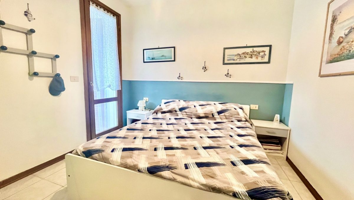 4cf09c04-1abf-407a-b49e-0cd326d1fe7b