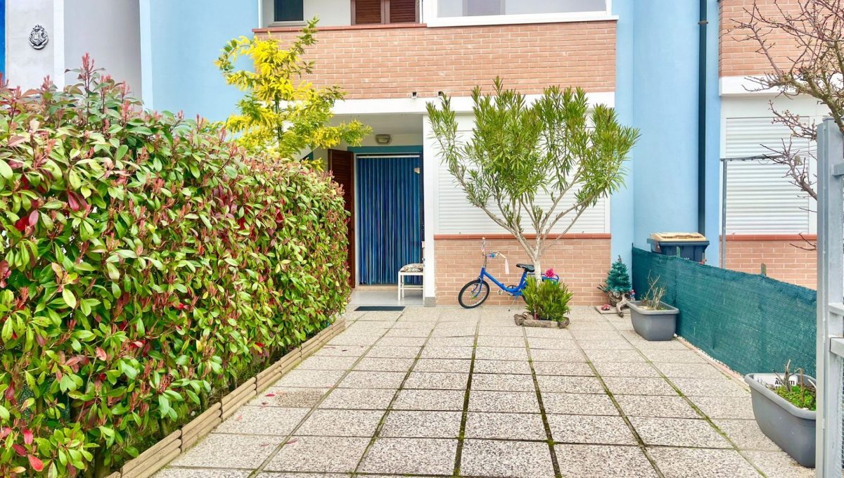 a80510d2-44ad-449b-96d6-5d7411632c95