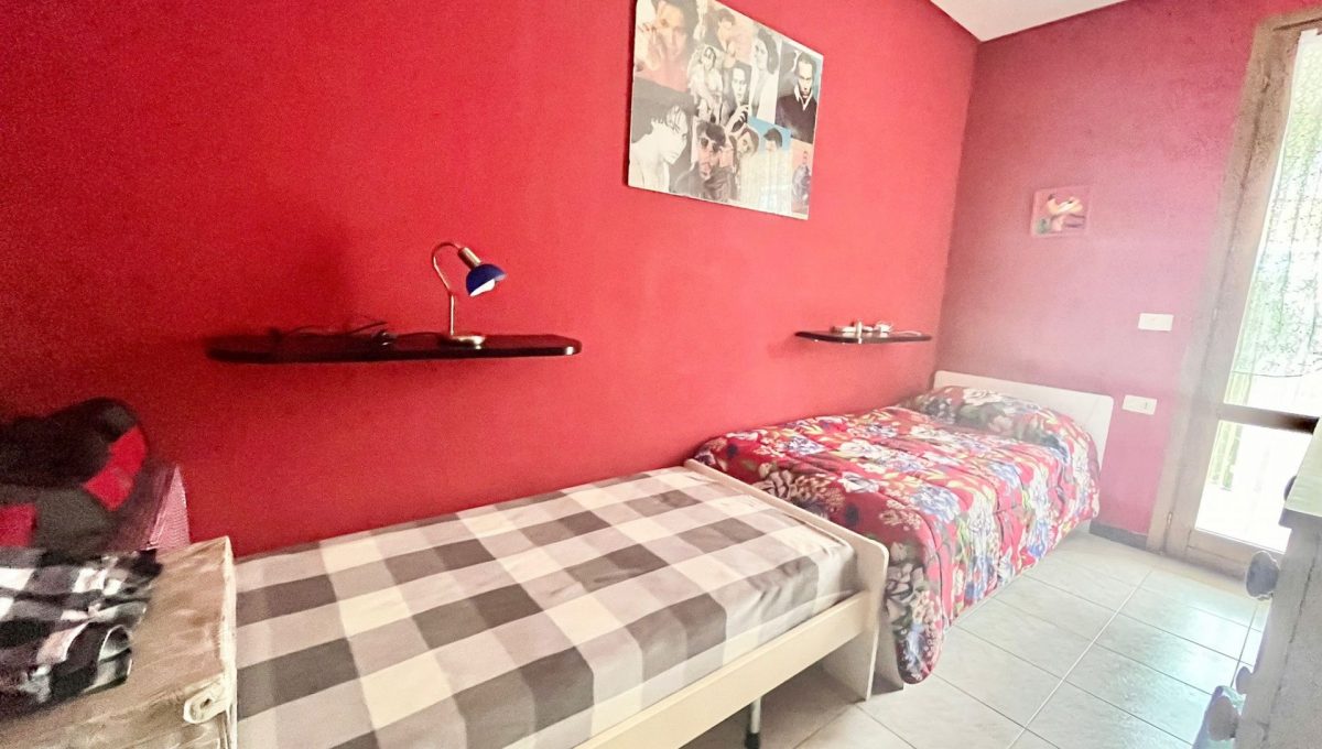 e5124735-5b00-4432-b501-569961950bef