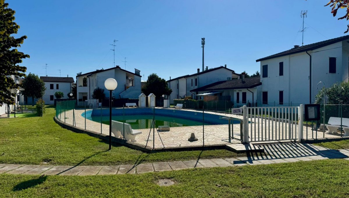 40873162-dcea-426a-acf6-d56803677547